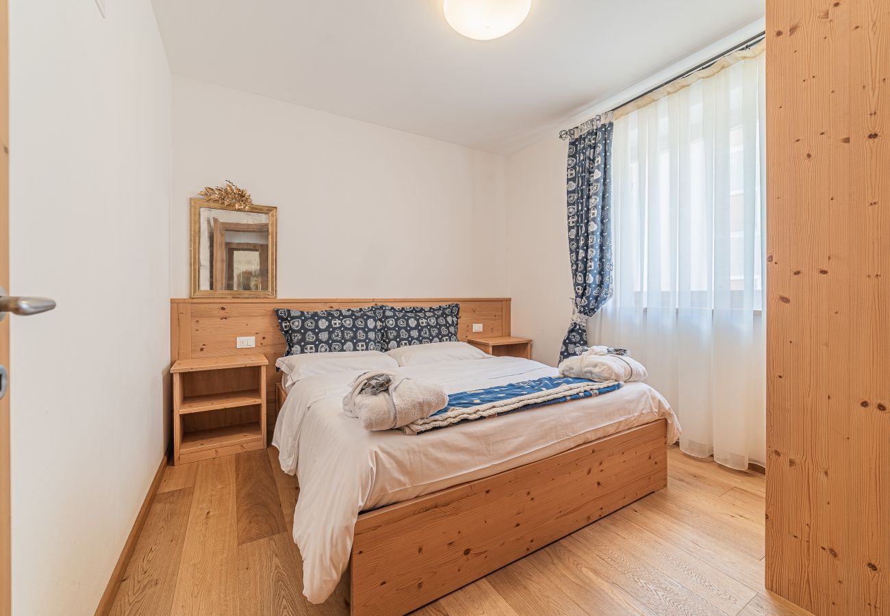 Dolomites Essence - White Pine 