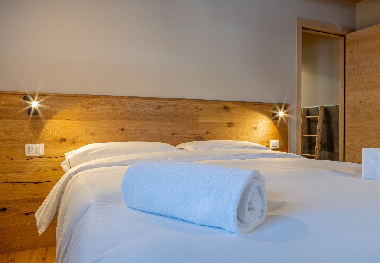 La Corte Antica 1733 - The Golden Court