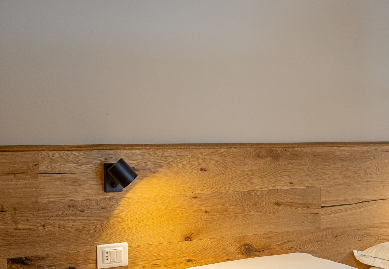 La Corte Antica 1733 - The Golden Court