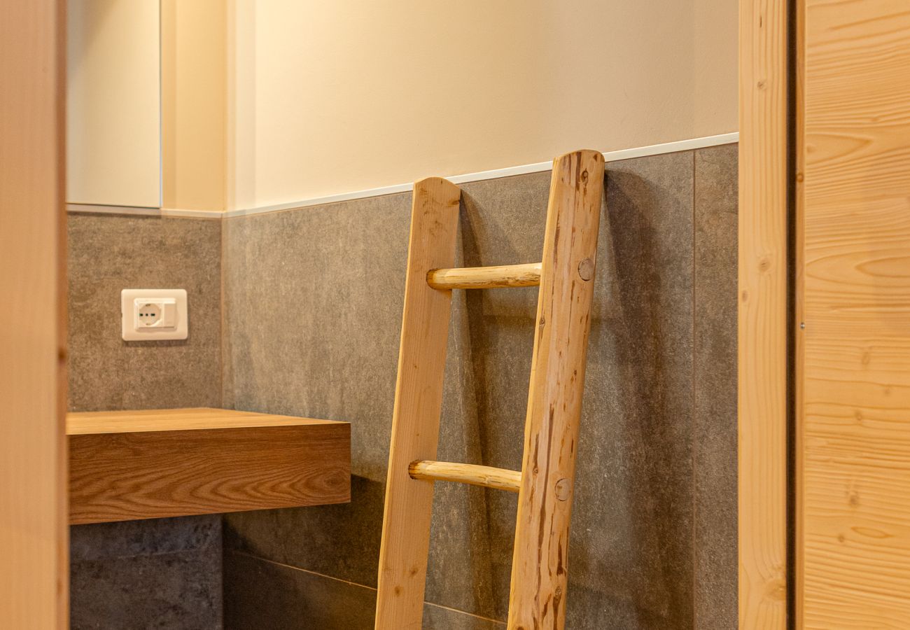 La Corte Antica 1733 - The Golden Court