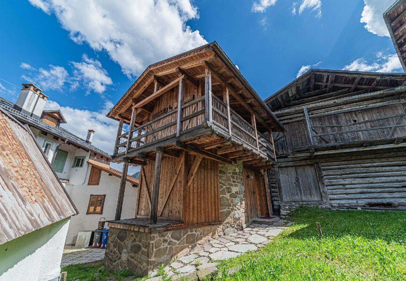 Ferienwohnung in Pie´ Falcade - The Love Chalet Ferienwohnung in Pie´ Falcade - The Love Chalet