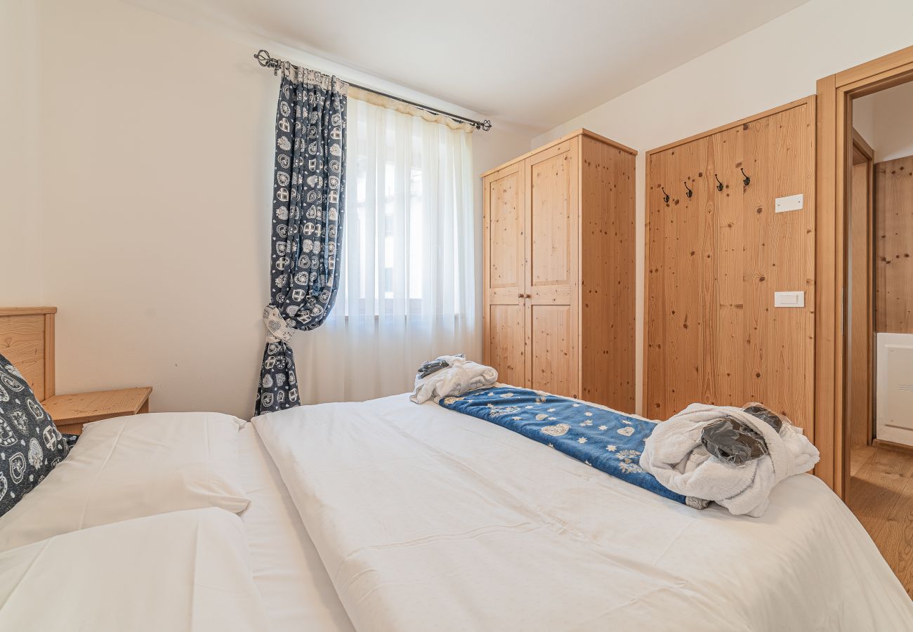 Dolomites Essence - White Pine 