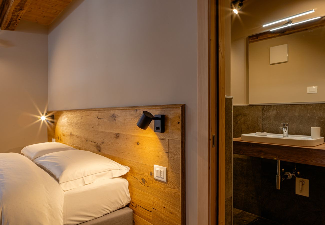 La Corte Antica 1733 - The Golden Court