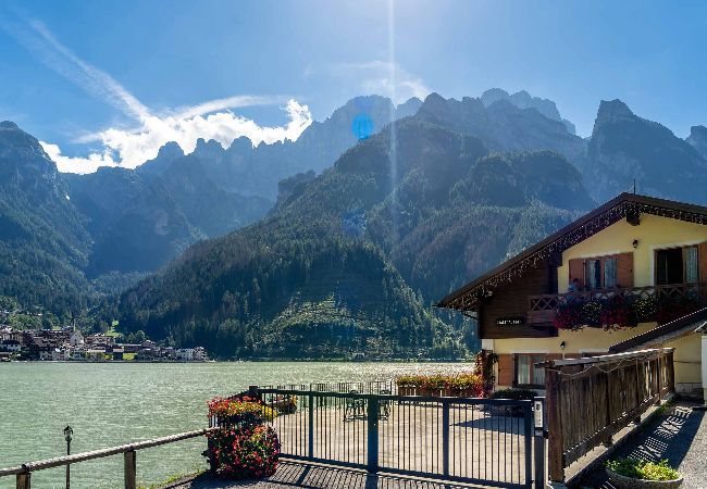  in Rocca Pietore - Chalet al lago Alleghe  Pelmo