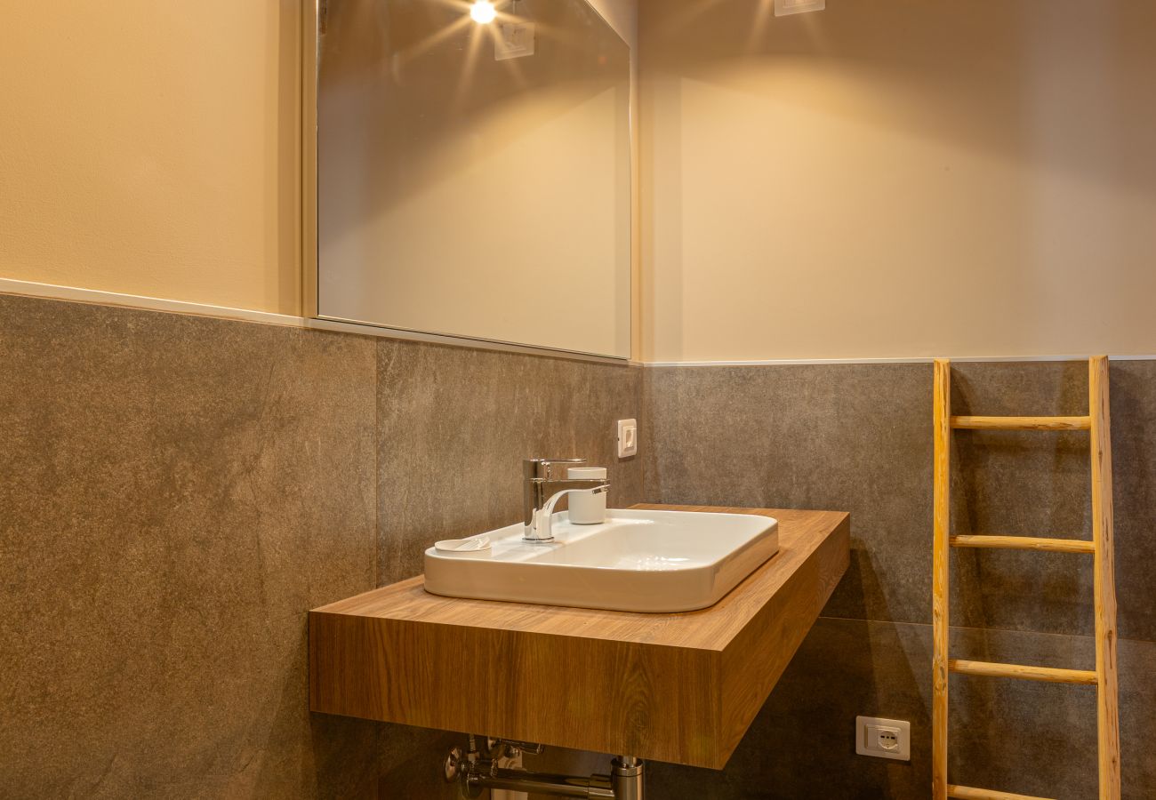 La Corte Antica 1733 - The Golden Court