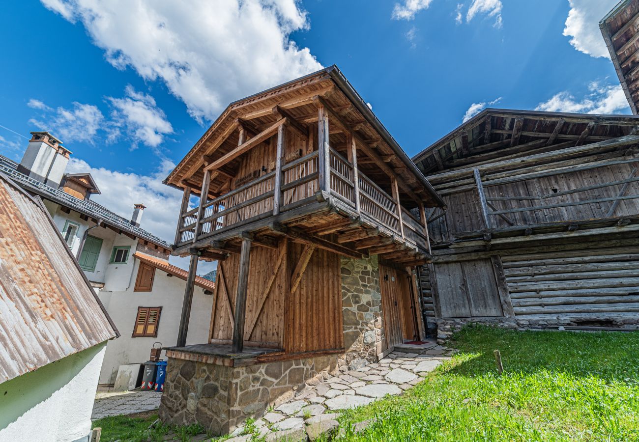 Apartament w Falcade - The Love Chalet